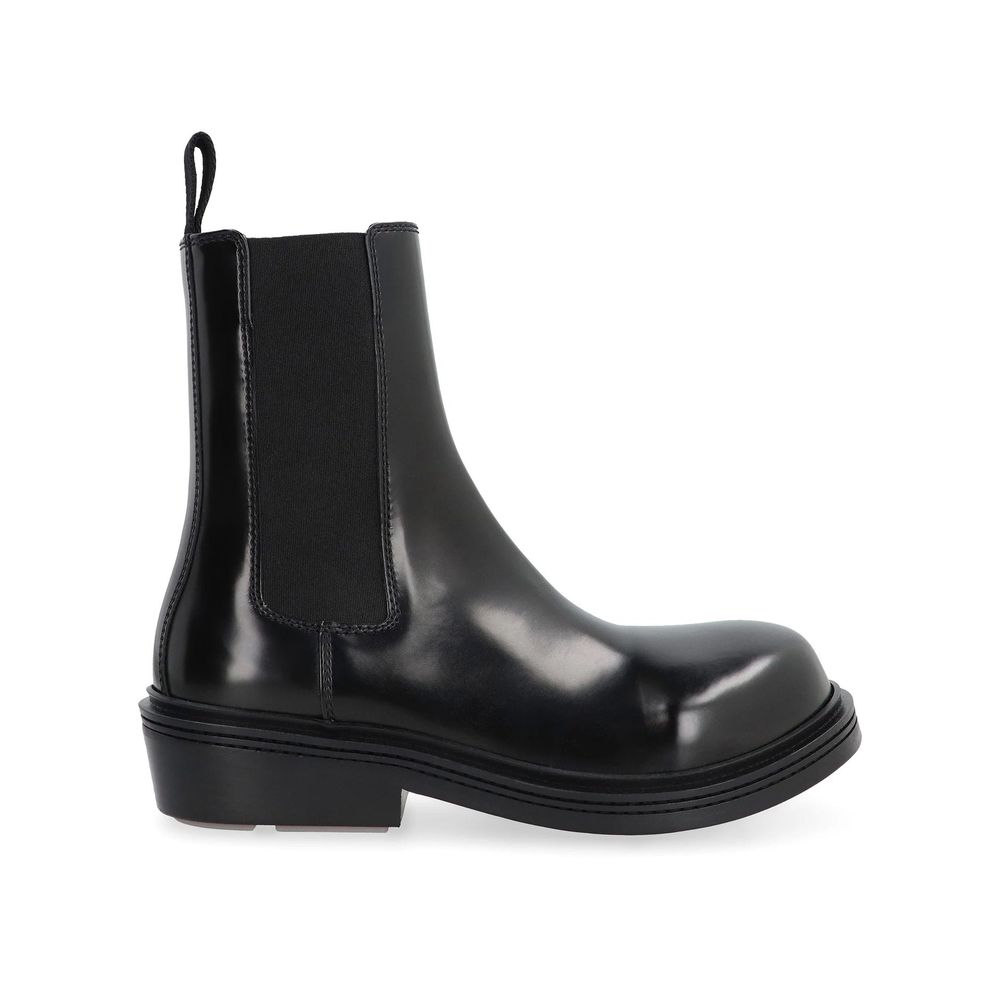 Bottega Veneta Black Calfskin Chelsea Boots (Ref. BO8990326423764) - Front view