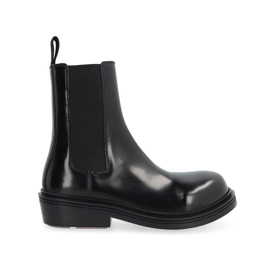 Bottega Veneta Black Calfskin Chelsea Boots (Ref. BO8990326423764) - Front view