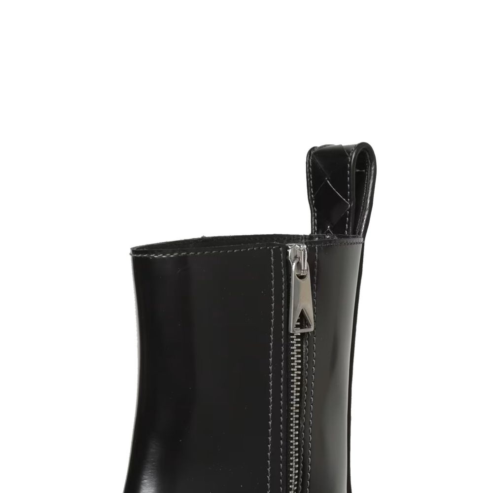 Bottega Veneta Black Calfskin Chelsea Boots (Ref. BO8990326522068) - Detail view