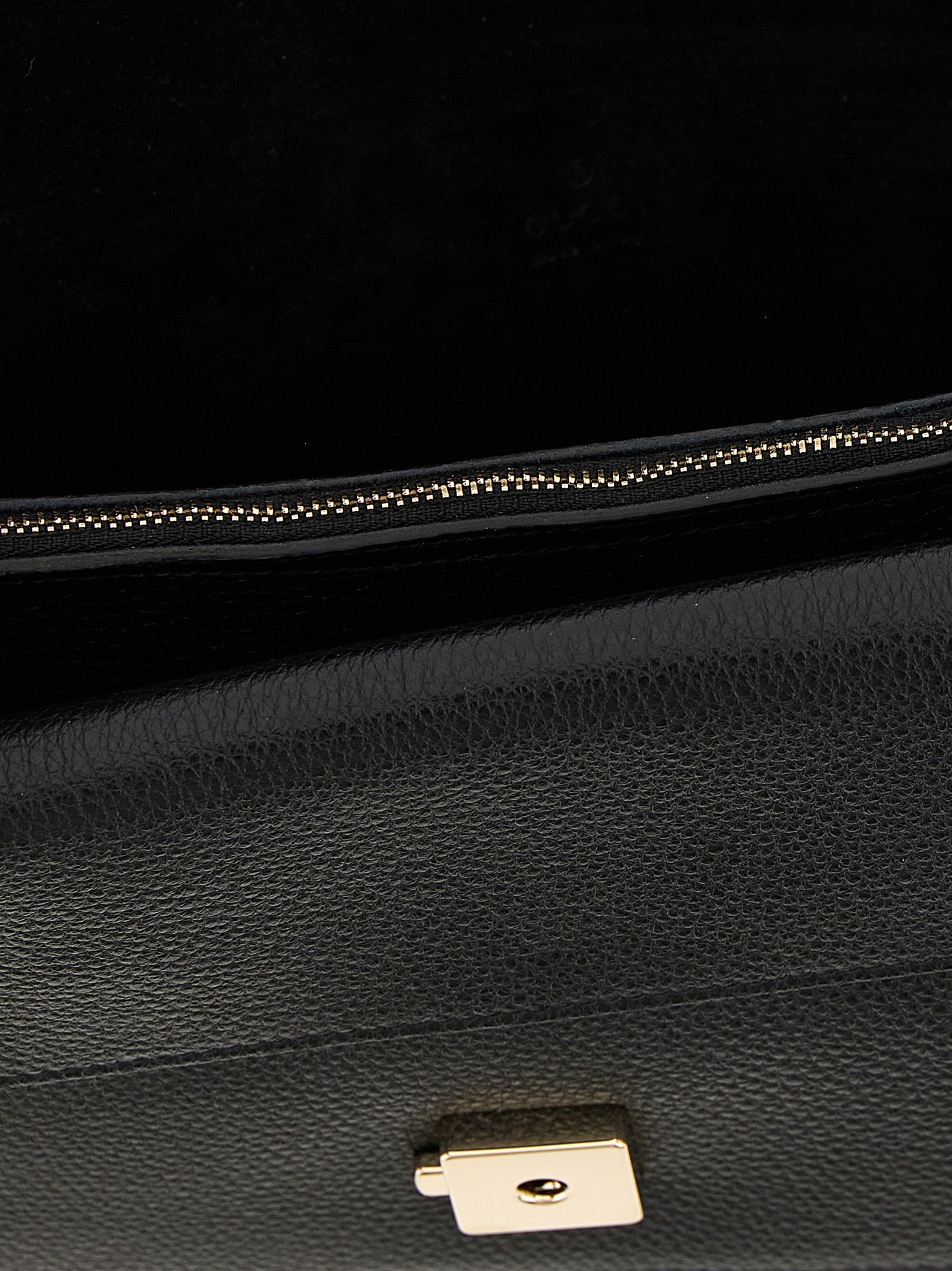 Gucci Black Calfskin Shoulder Bag (Ref. GU315971BM) - Detail view