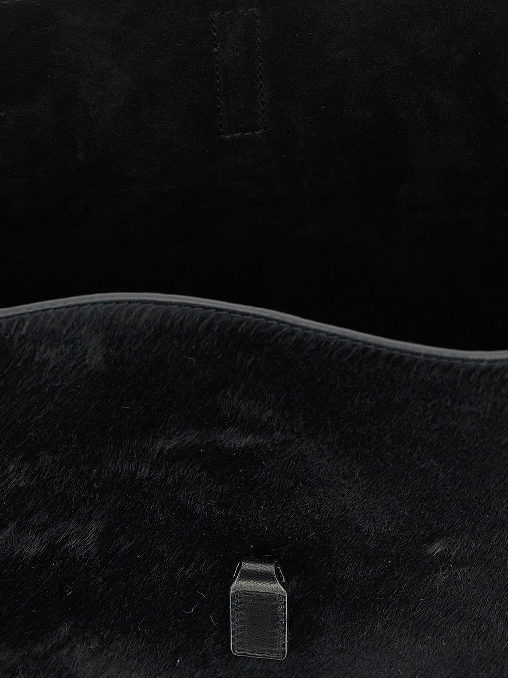Saint Laurent Black Calfskin Shoulder Bag (Ref. SA323738BM) - Detail view