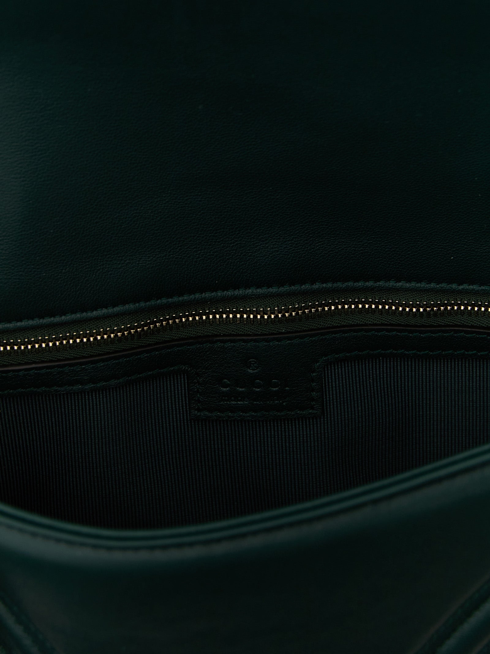 Gucci Bicolor Lamb Leather Shoulder Bag (Ref. GU327525BM) - Close-up view
